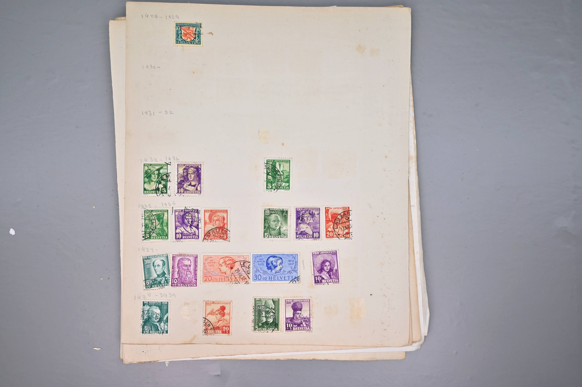 8522 Switzerland: Collection on Album Pages, Good Early Seen. Mint & Used. 32 Images
