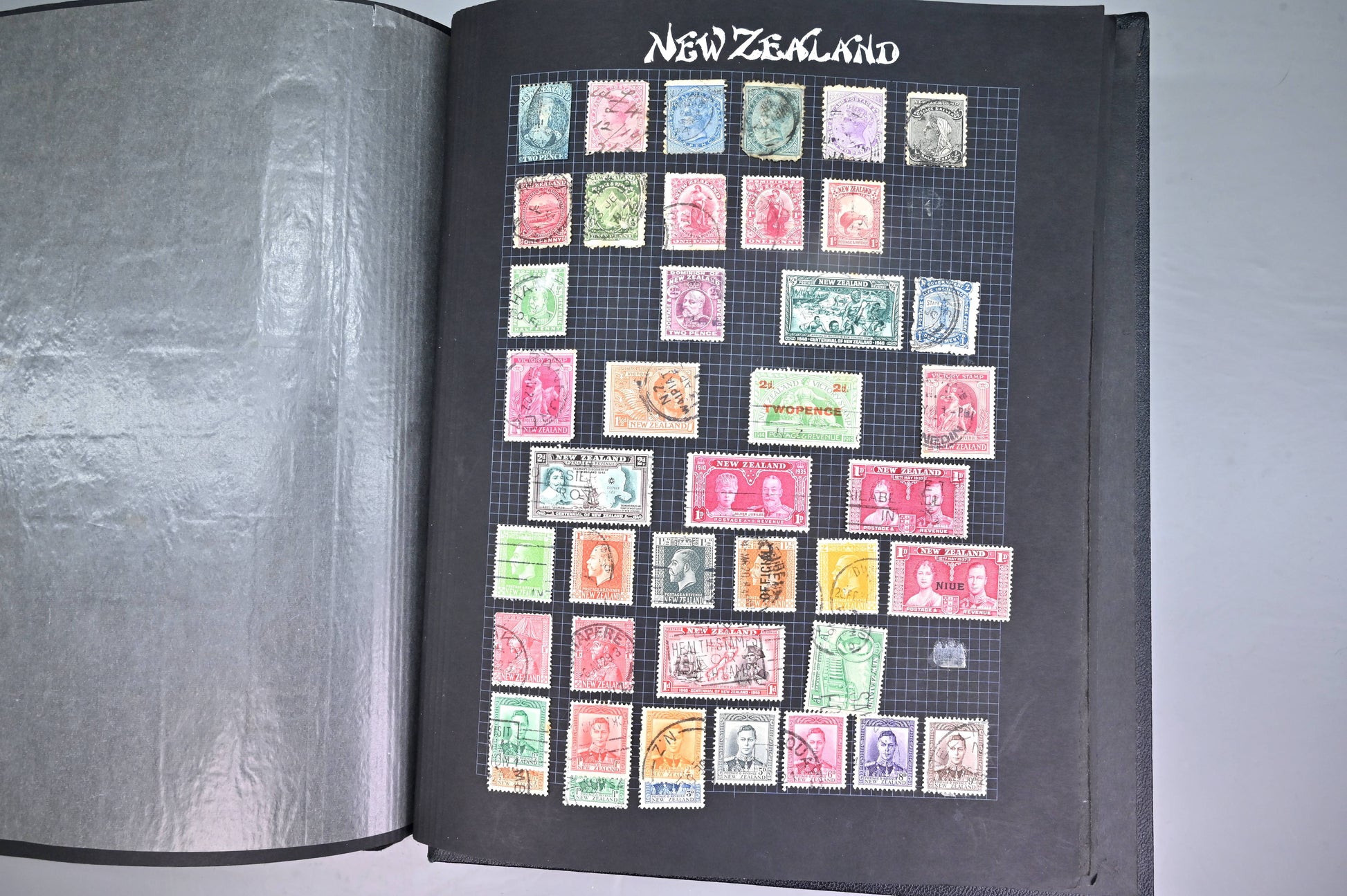 8540 GB & Commonwealth: Album: QV Onwards. Strong GB, Early CW. High CV. 90 Images