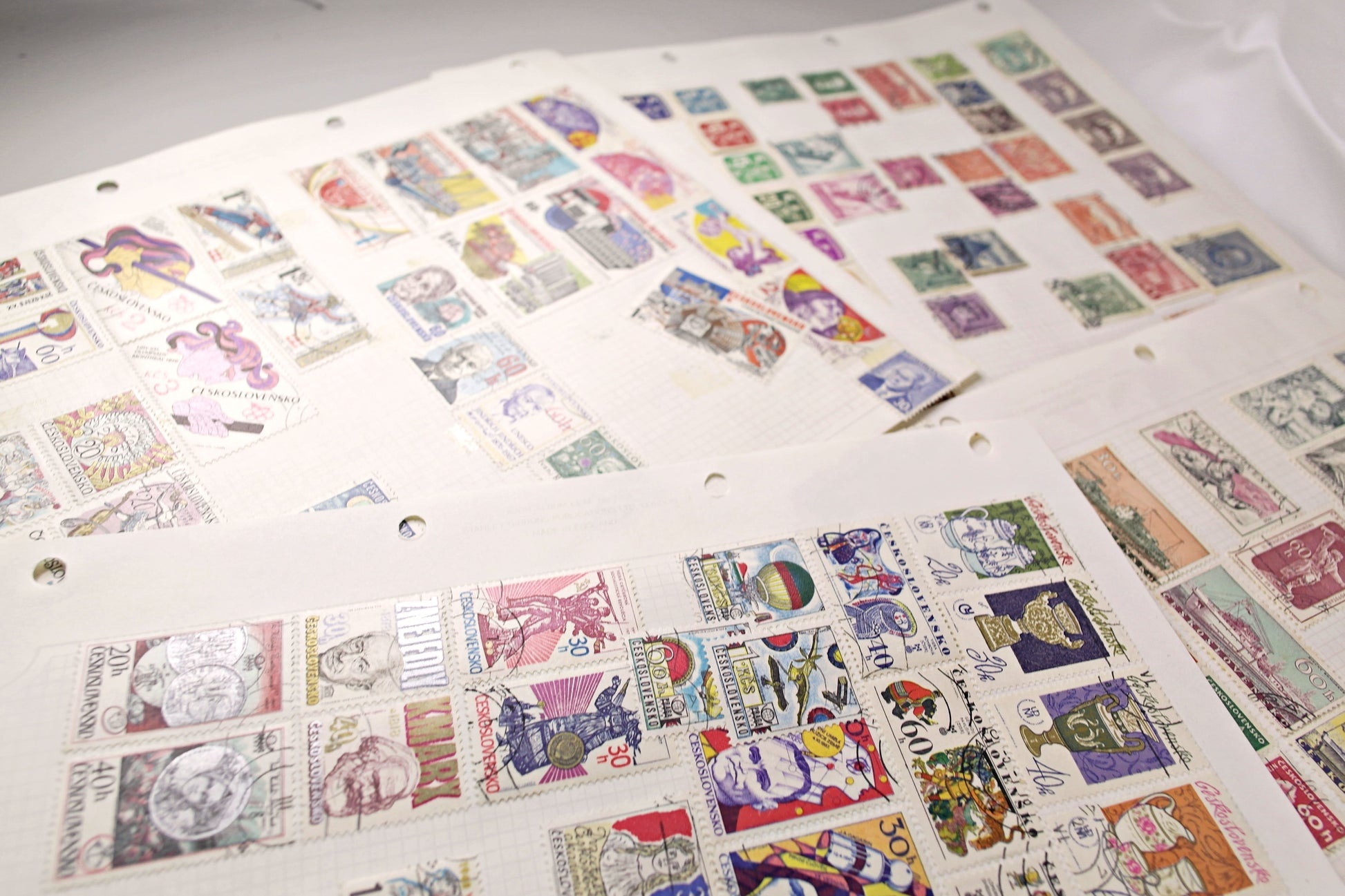 3843 Czechoslovakia Large Collection Ranging from 1900s to 1980s. Inc Sets & High Vals