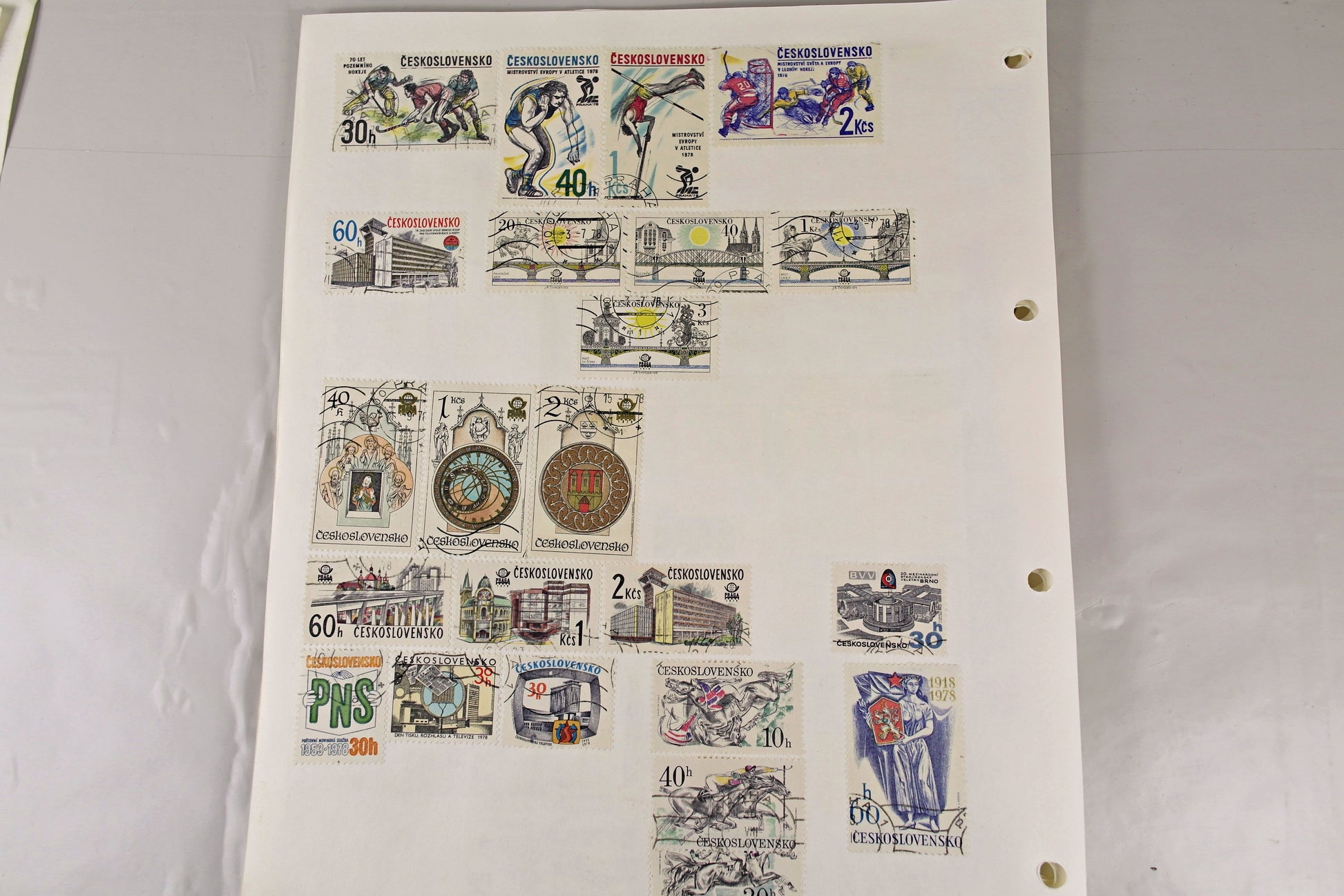 3843 Czechoslovakia Large Collection Ranging from 1900s to 1980s. Inc Sets & High Vals